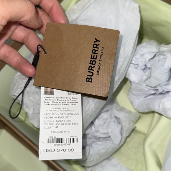 Burberry Slides - Picture 8 of 8